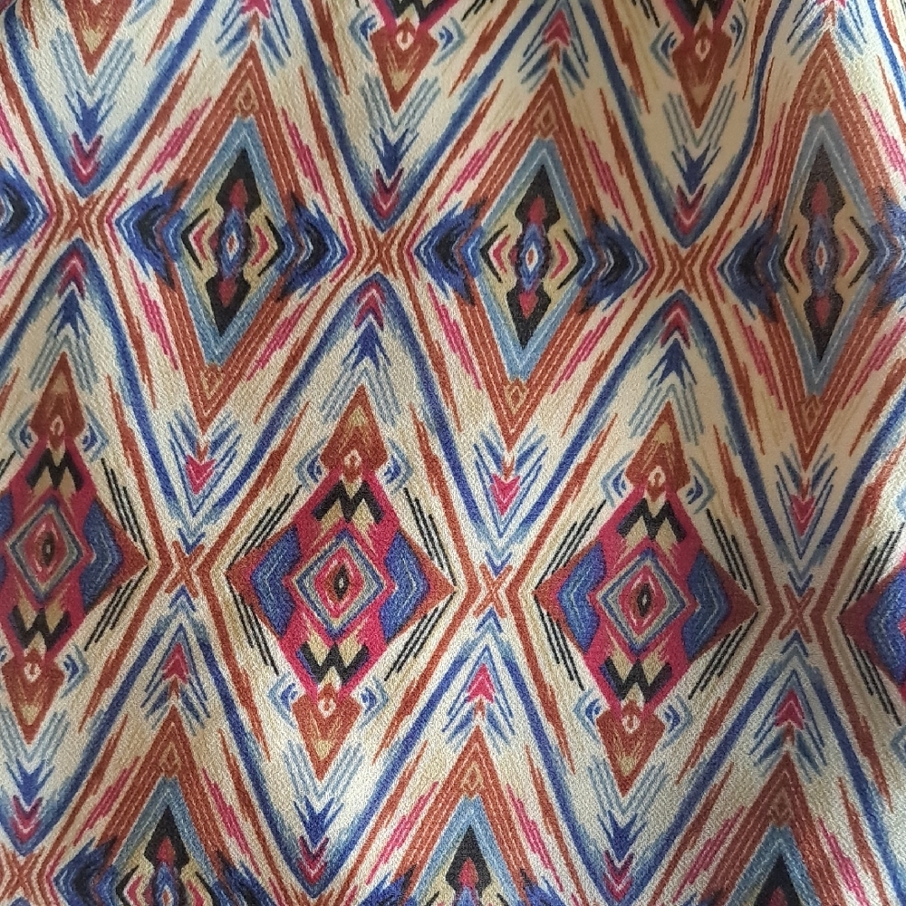 Women's Multicolor Patterned Top - Picture 3 of 3